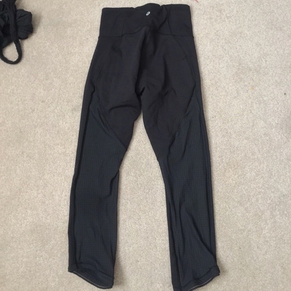 Sold on mercari Lululemon size 2 crops - Picture 2 of 4